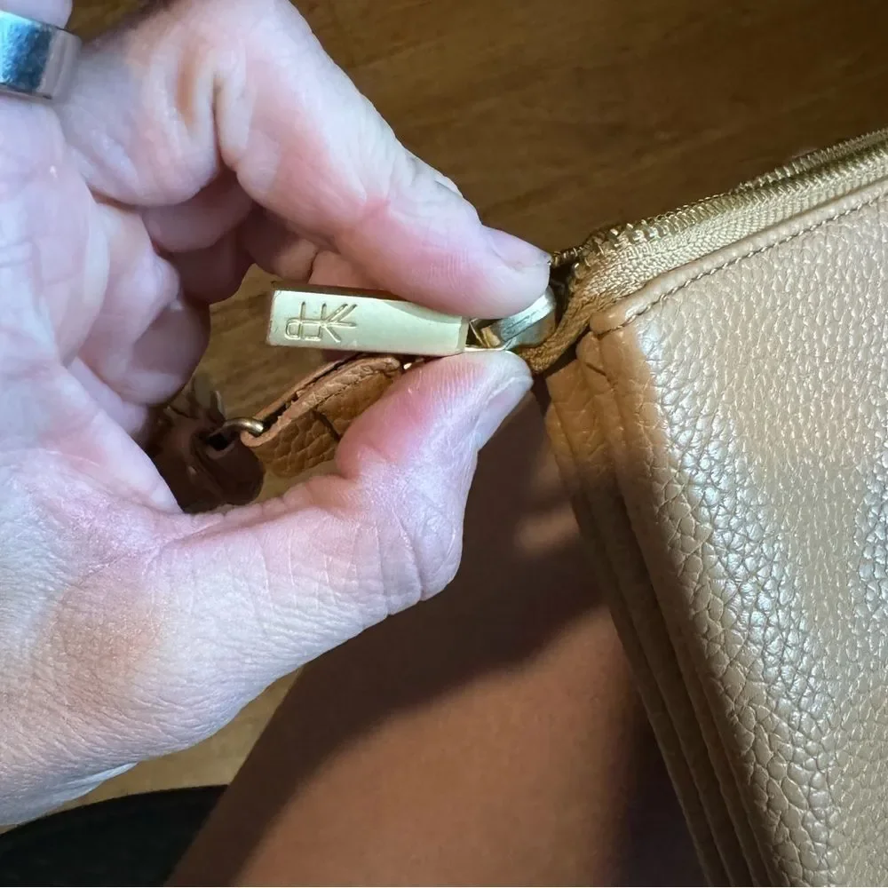 98. FRESHLY PICKED classic zip pouch butterscotch